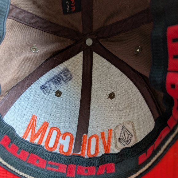 Men's L/XL Volcom flexfit hat (rare) - Picture 4 of 5